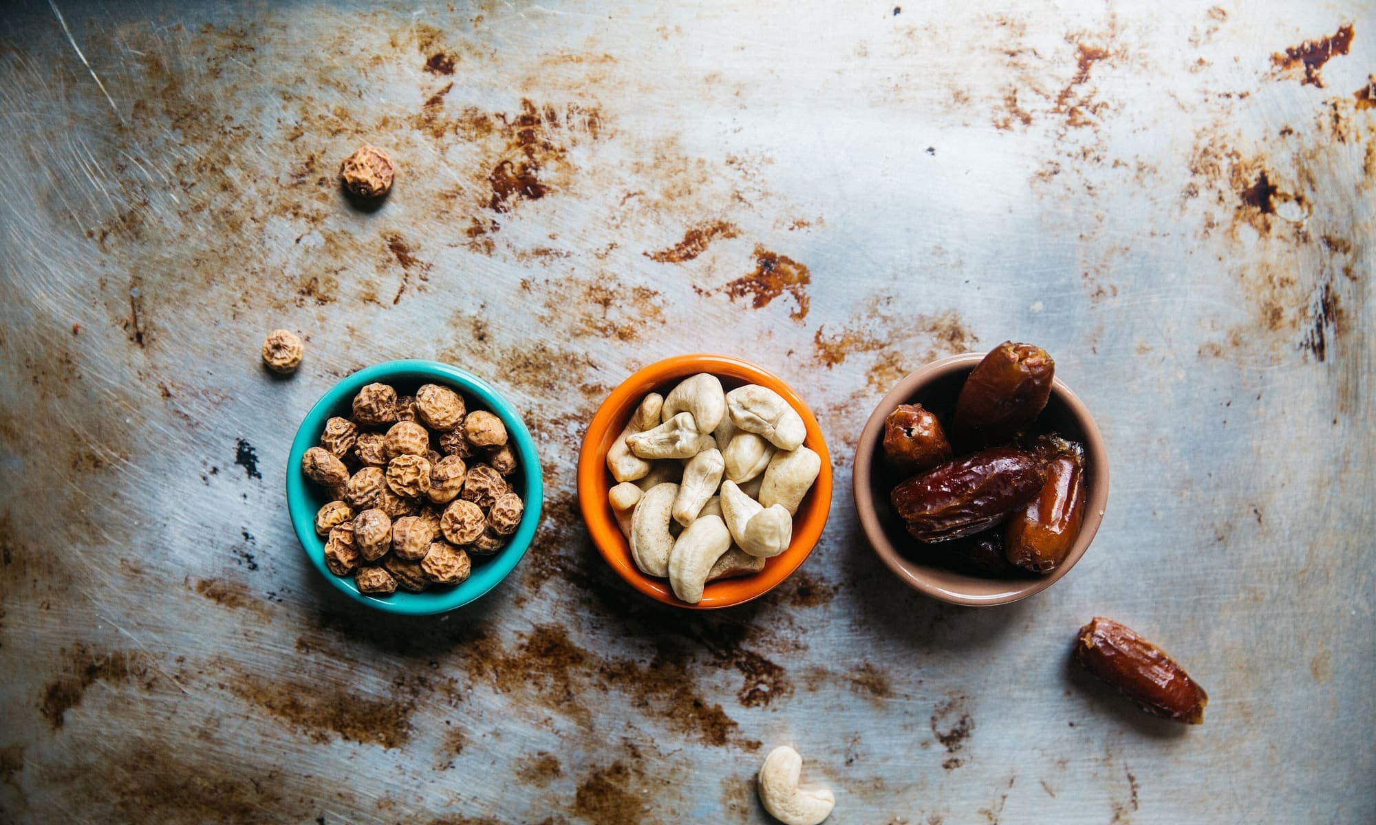 Cashew kernels in a serving bowl